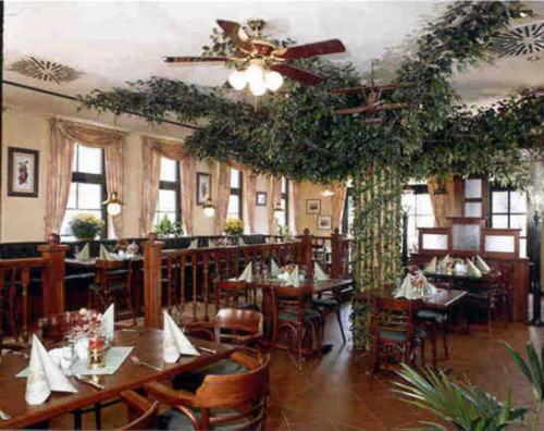 Hotel Am Markt Altentreptow Extérieur photo