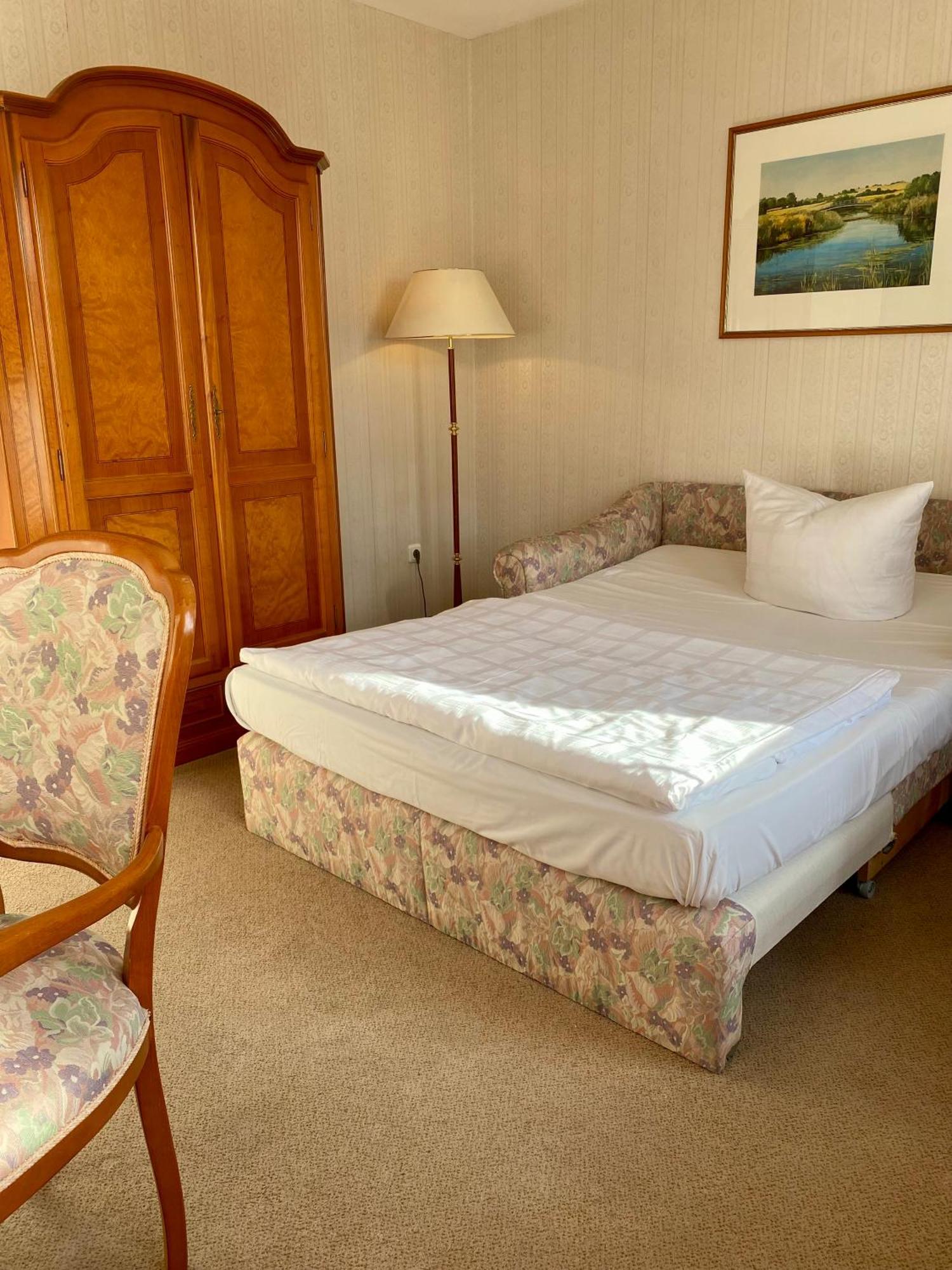 Hotel Am Markt Altentreptow Extérieur photo