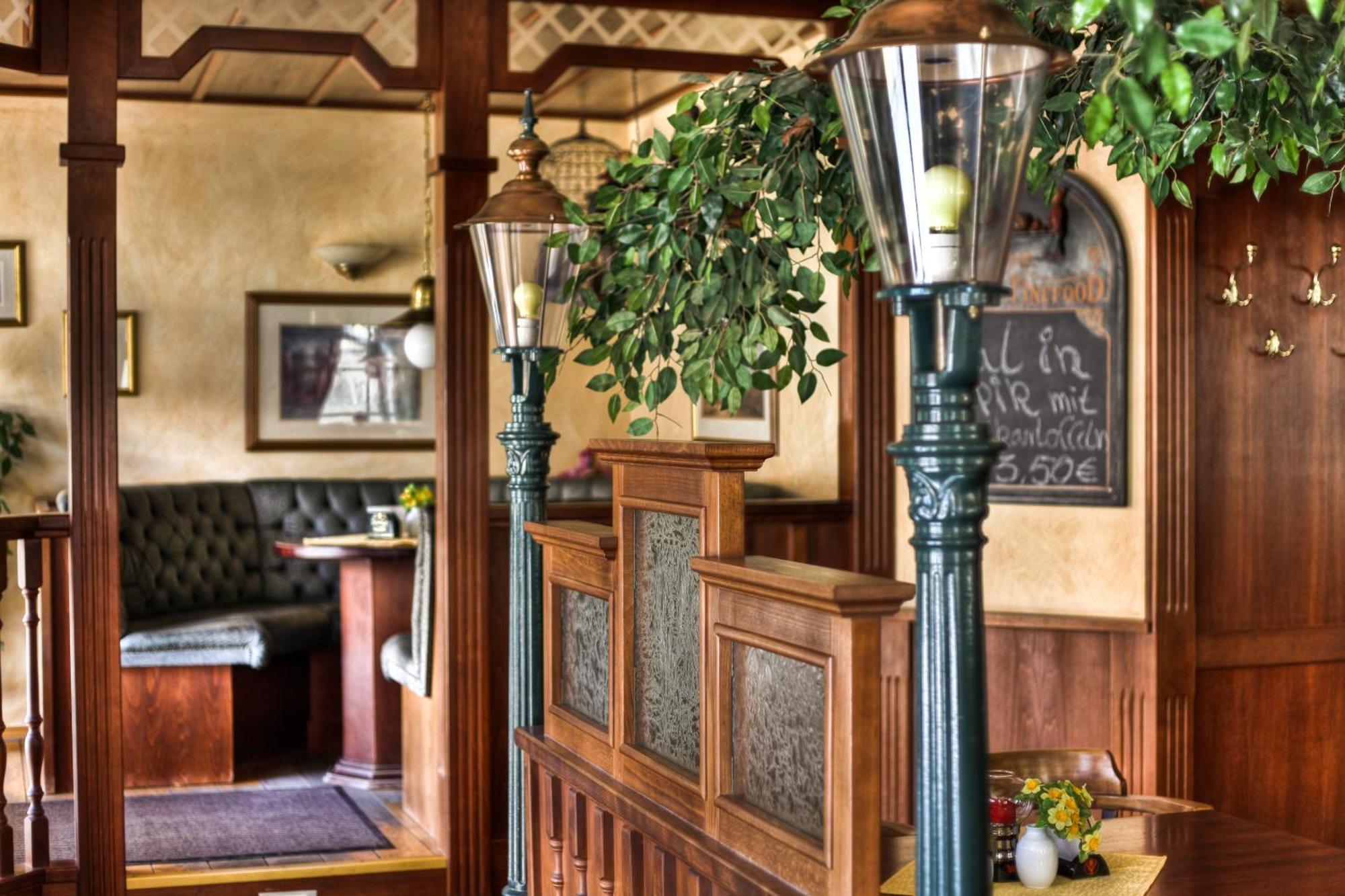 Hotel Am Markt Altentreptow Extérieur photo