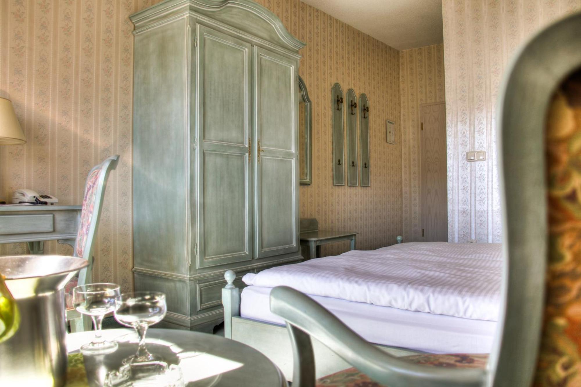 Hotel Am Markt Altentreptow Extérieur photo